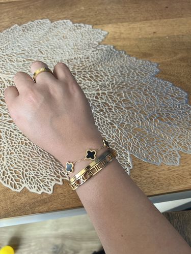 Customer photo review of Four Leaf Clover Charm Bracelet - Black/Gold