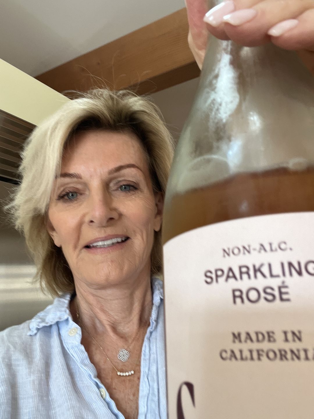 Customer photo review of Non-Alcoholic Sparkling Rosé