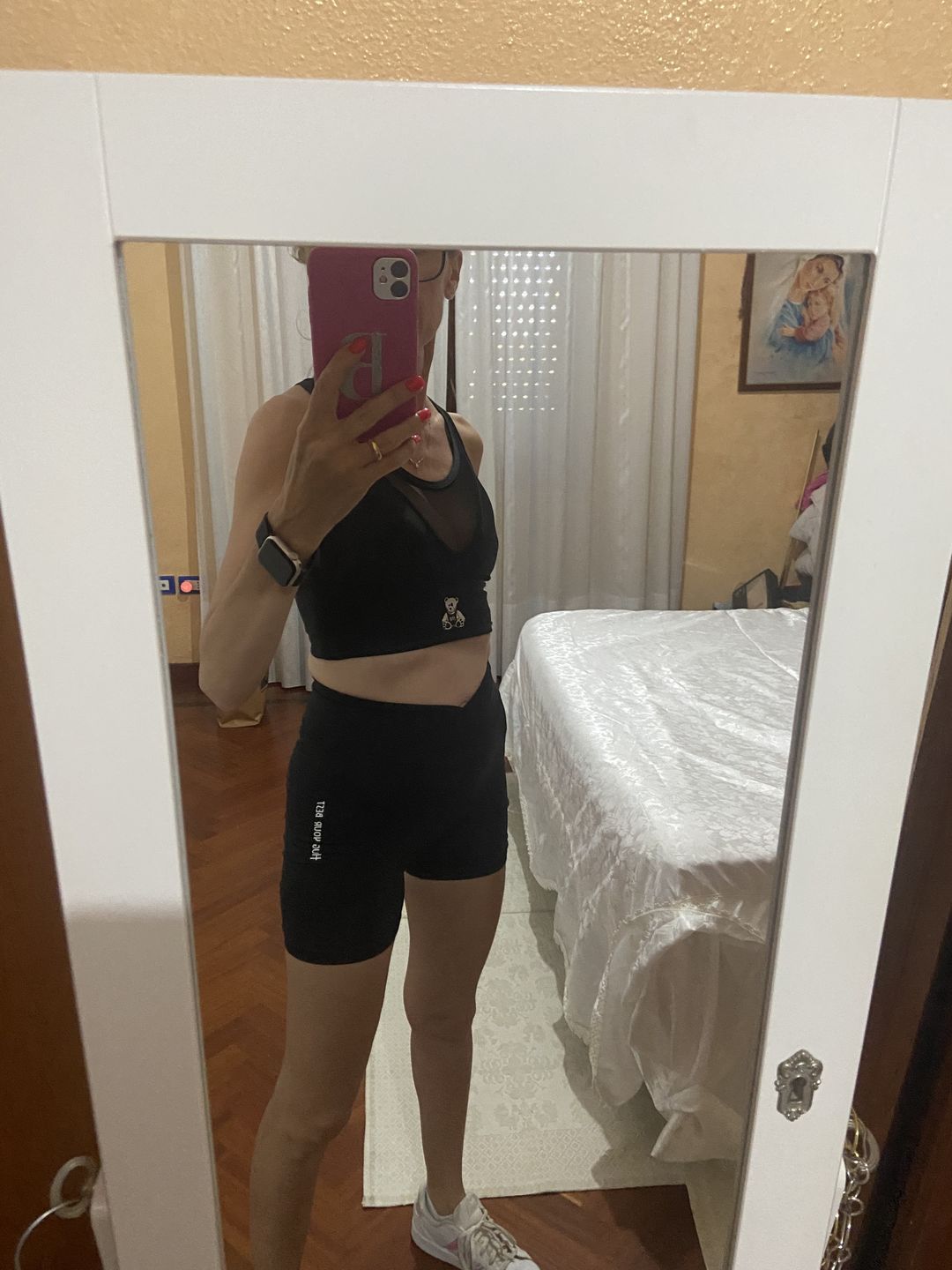 Customer photo review of LEGGINGS SHORTS INTENSE BLACK