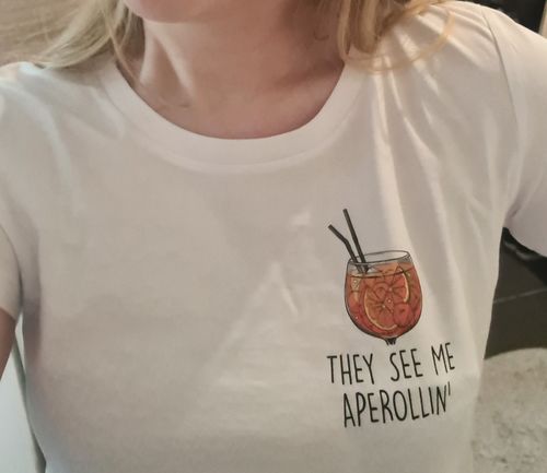 Customer photo review of APEROLLIN' - Premium Shirt Damen