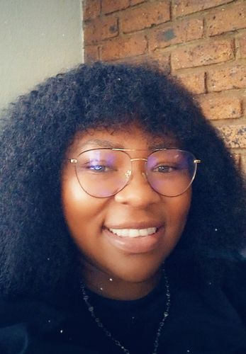 Customer photo review of Brazilian Kinky Curl Fringe - Gabby