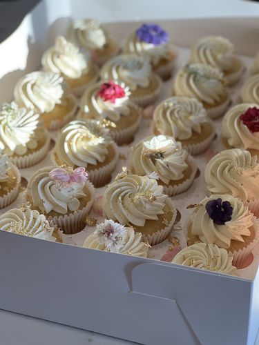 Customer photo review of BAKER'S Bloomish Box