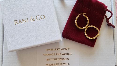 Customer photo review of Gold Twist Hoops