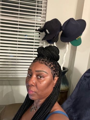 Customer photo review of Knotless Braid Wig - Patsy