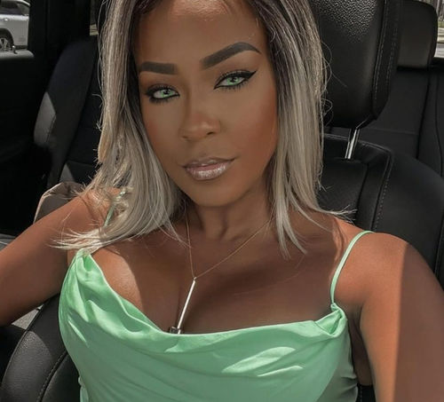 Customer photo review of Fantastic Baby Mint Sugar Colored Contact Lenses