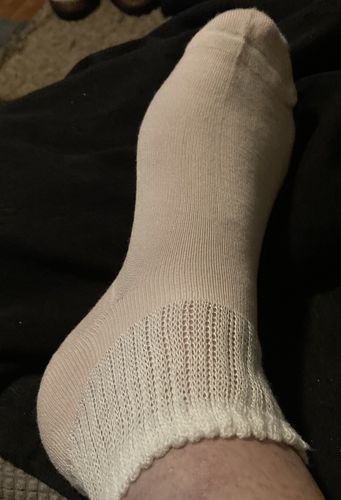 Customer photo review of Comfort-Fresh 6 Pairs Non-binding Unisex Moisture Wicking Breathing Cushion Quarter Bamboo Diabetic Socks