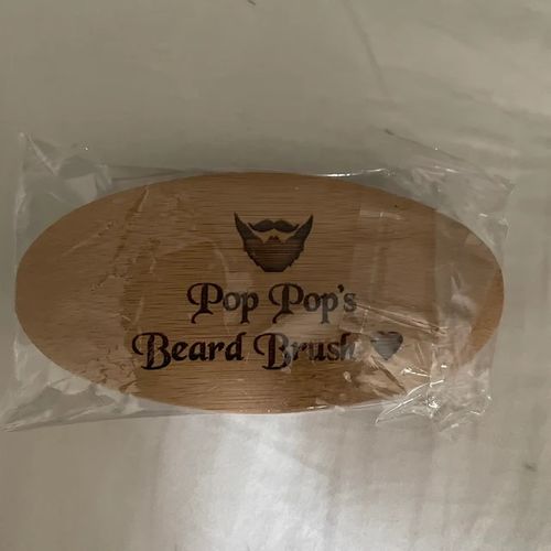 Customer photo review of Personalisierte Bartbürste aus Holz