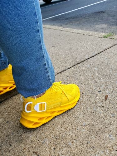 Customer photo review of Invomall Men's Jogging Walking Sports Sneakers