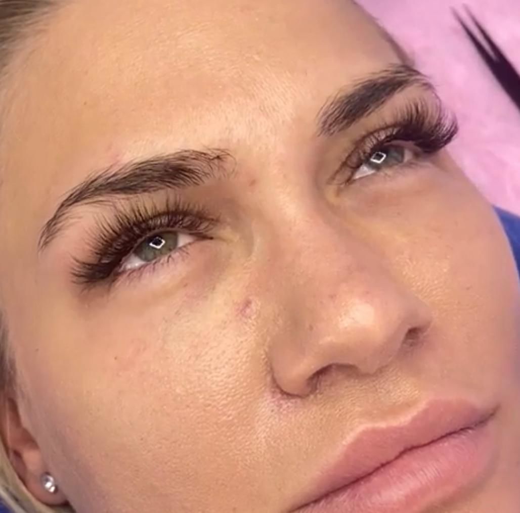 Customer photo review of 0.05 CASHMERE NOIR COLLECTION VOLUME LASHES SINGLE LENGTH 8-18MM