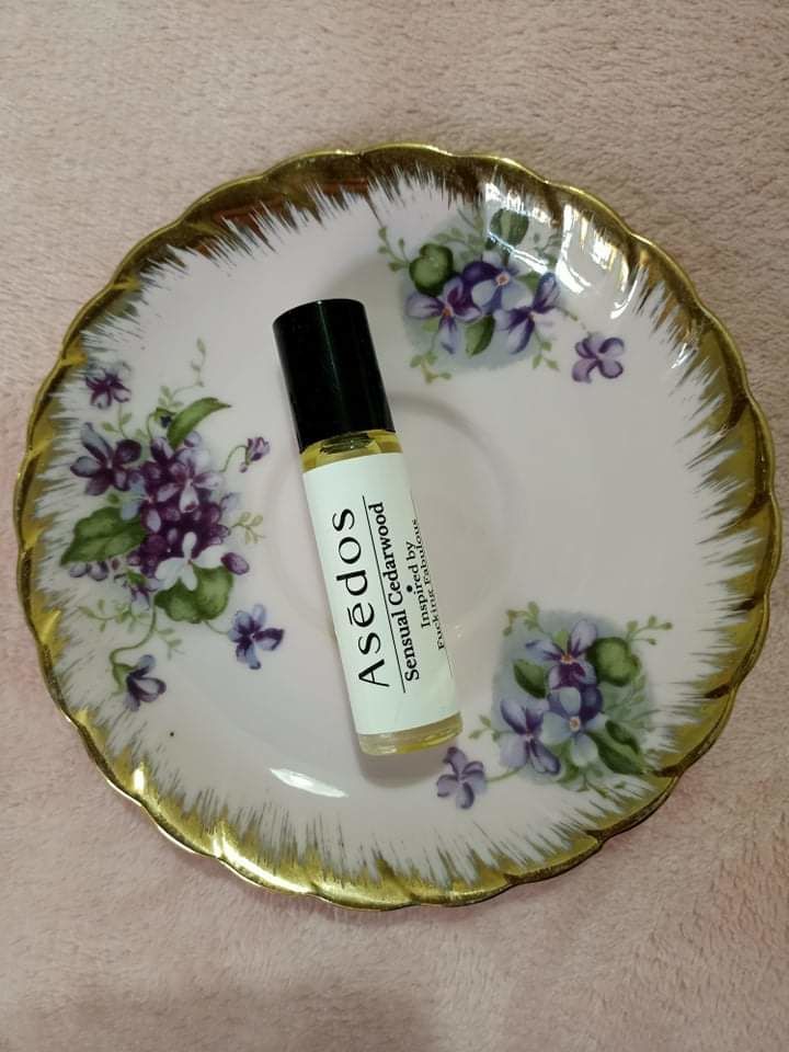 Customer photo review of SENSUAL CEDARWOOD PERFUME OIL