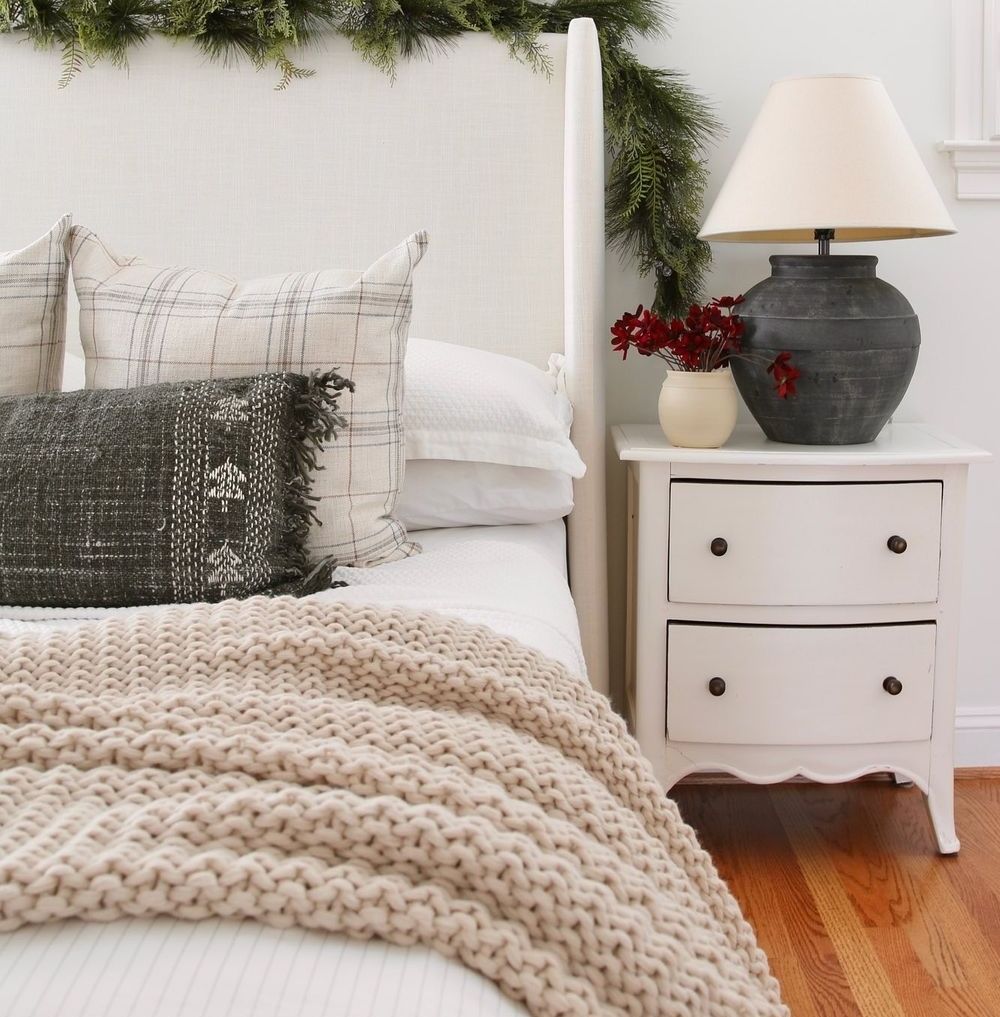 Customer photo review of Venus Linen cream winged bed