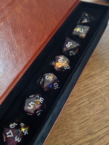 Customer photo review of Spacebreaker dark purple