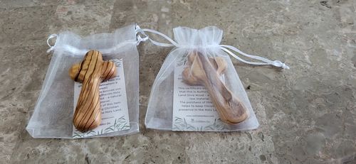 Customer photo review of Olive Wood Comfort Cross (Handheld)