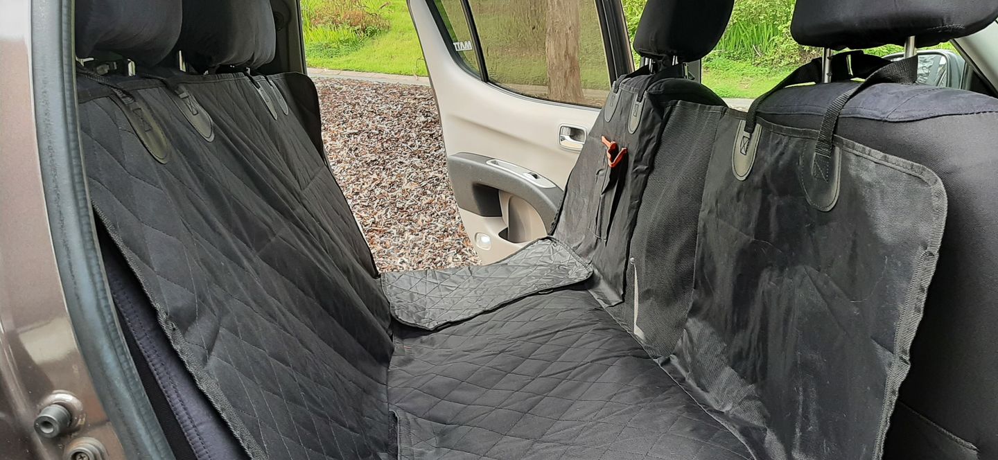 Customer photo review of Pawz Back Seat Cover