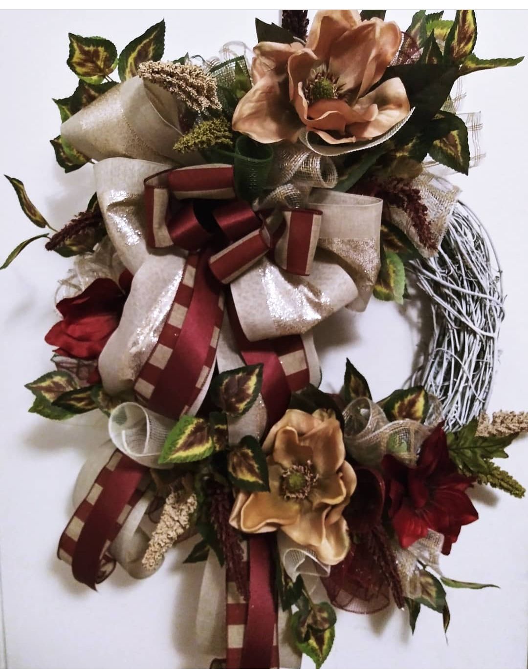 Customer photo review of 16" Oval Grapevine Wreath - DECOE-036