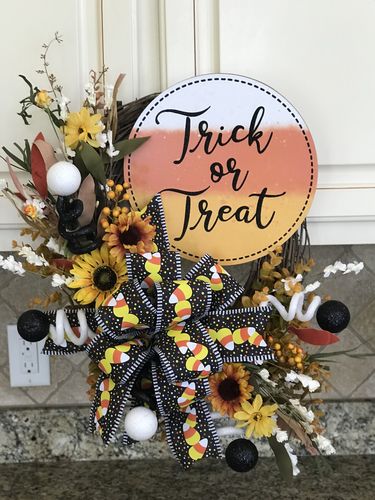 Customer photo review of 31"L Glittered Ball/Tubing Spring Pick Black/White XS9756NE