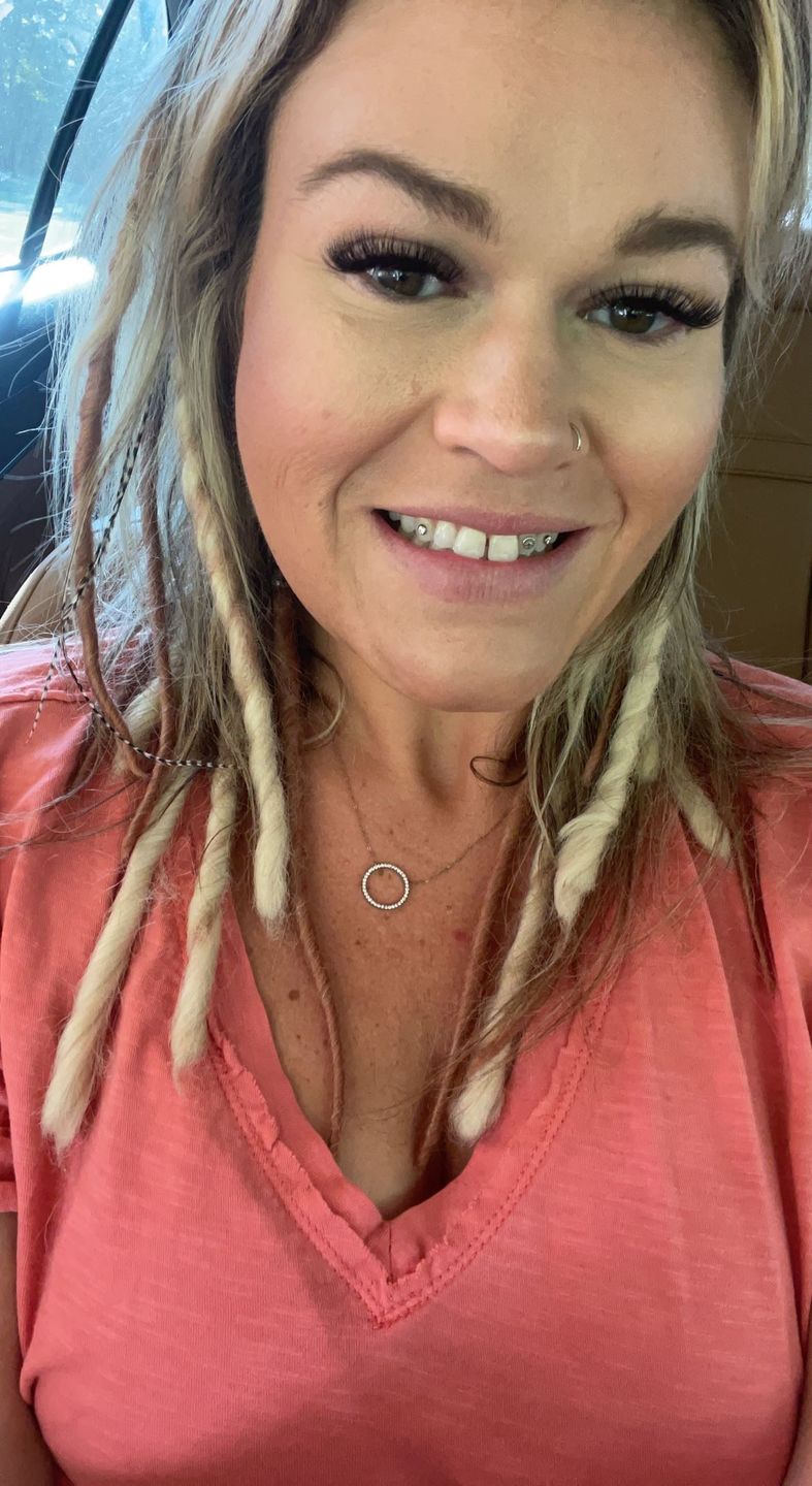 Customer photo review of Blush Melt - (1 pack of 5 Dreads)