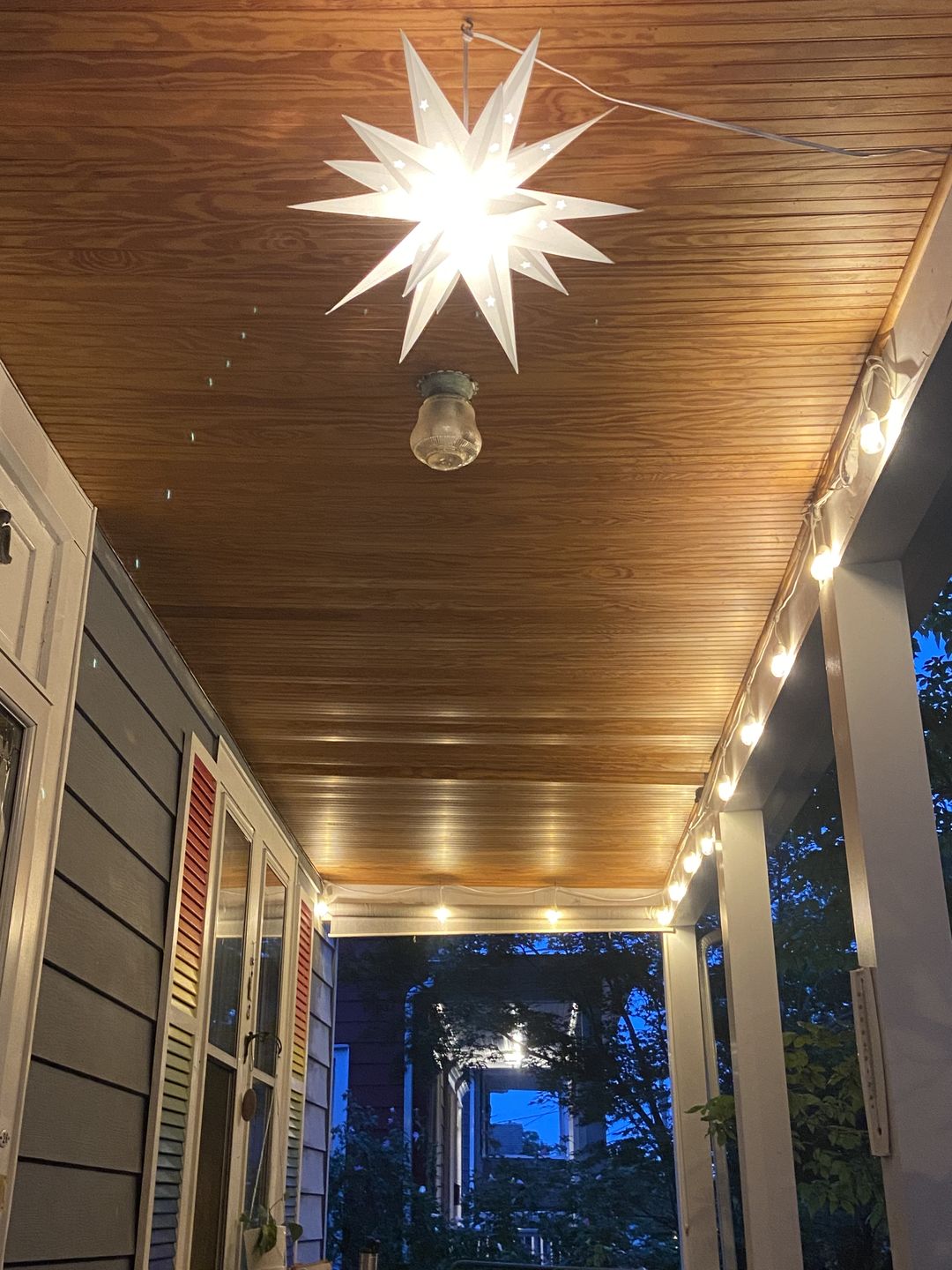 Customer photo review of 20" White Moravian Weatherproof Star Lantern Lamp, Multi-Point Hanging Decoration