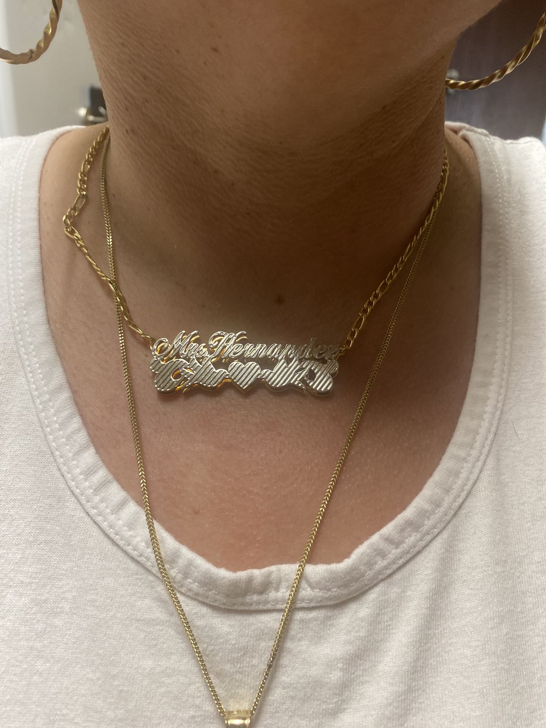 Customer photo review of Dove 3D Plated Name Necklace