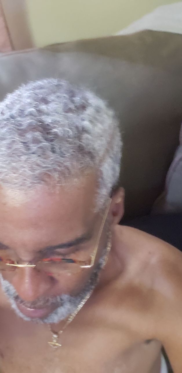 Customer photo review of Respected Roots Hair Moisturizer