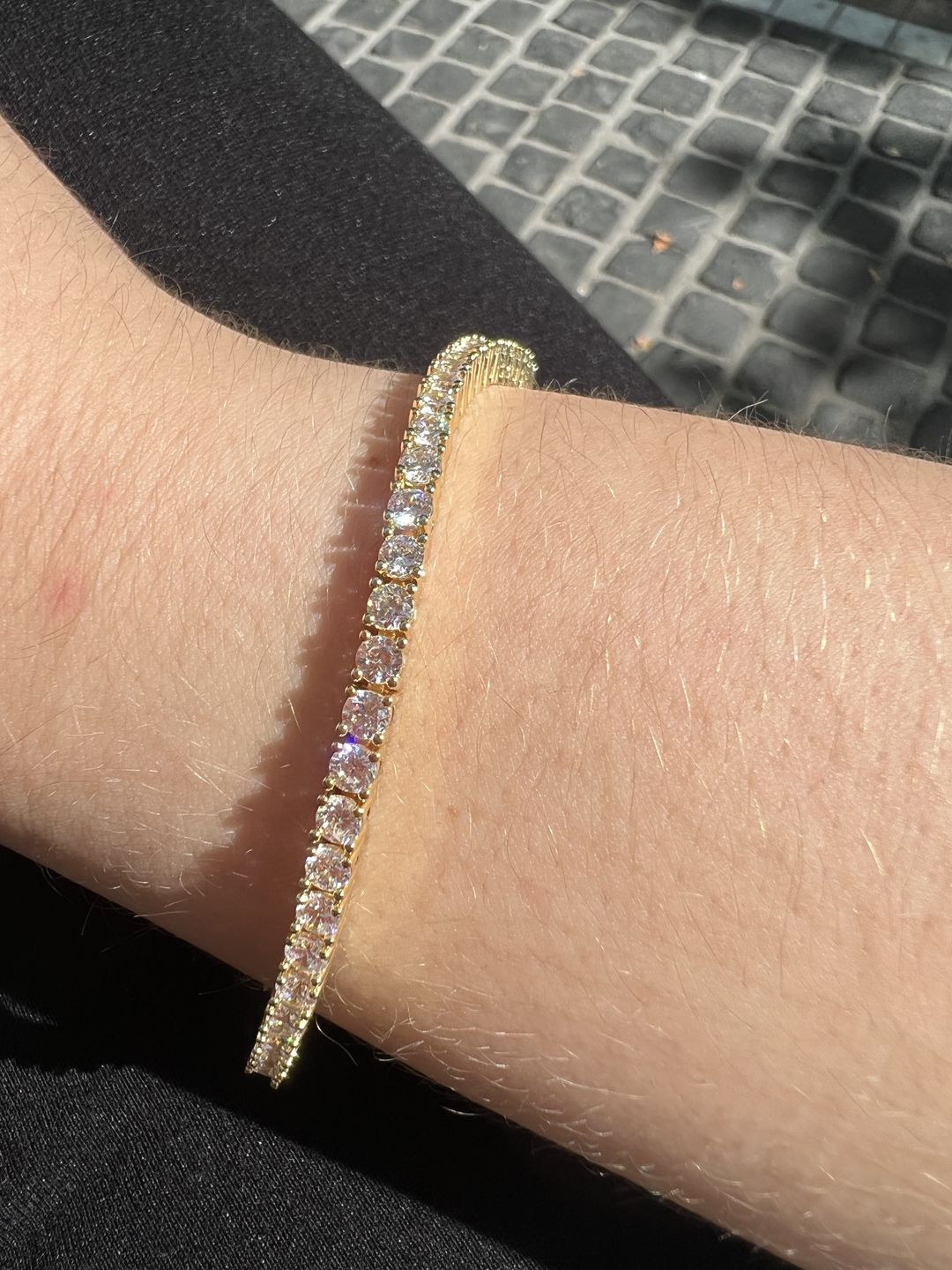 Customer photo review of TENNISBOY. - 3MM 18K GOLD