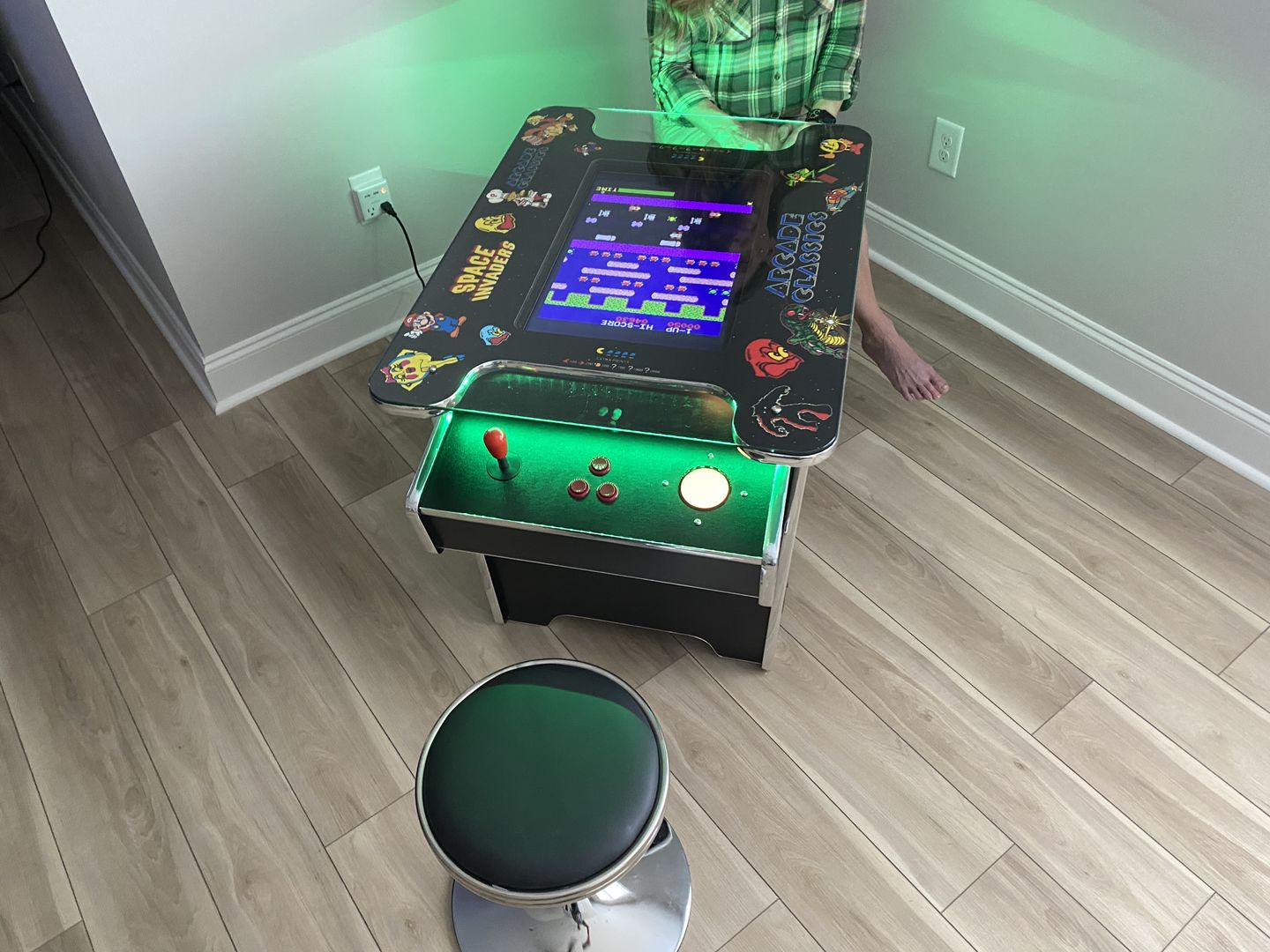 Customer photo review of Cocktail Arcade Machine 412 w/ Track Ball - Blk retro
