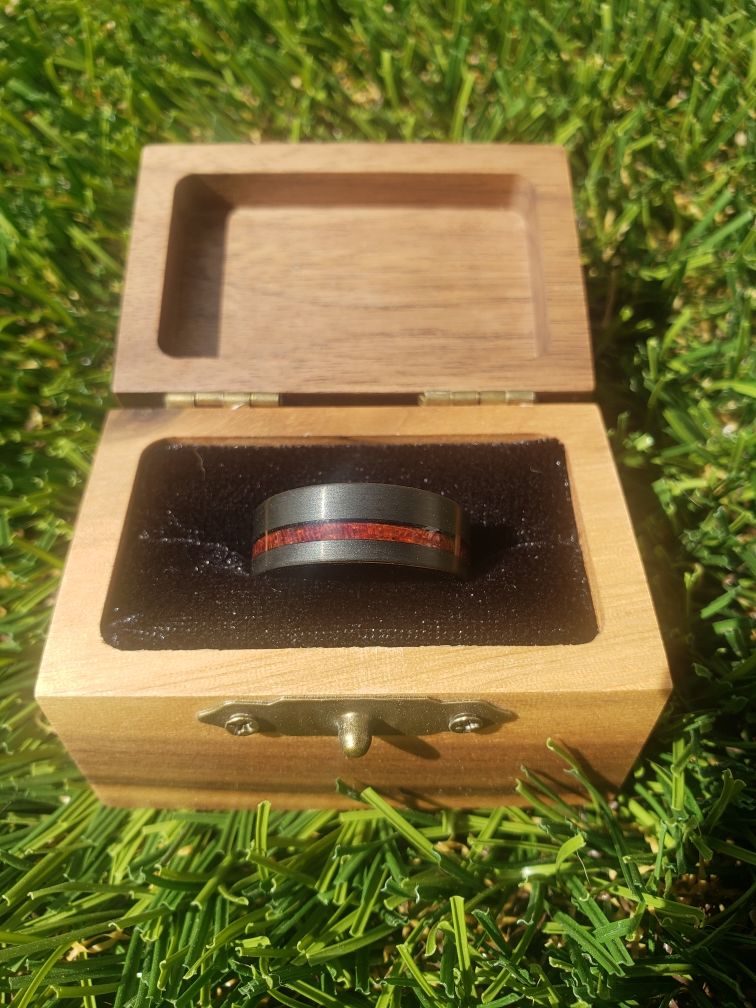 Customer photo review of Black Redwood