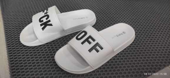 Customer photo review of Claquettes Streetwear F*ck Off