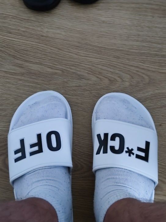 Customer photo review of Claquettes Streetwear F*ck Off
