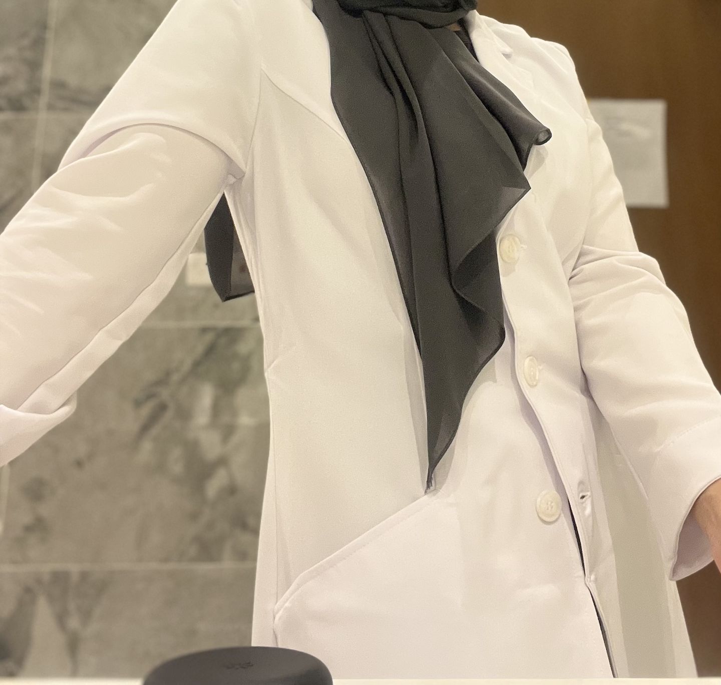 Customer photo review of لابكوت ايڤ سليك جريز اناتومي ~Labcoat Eve Sleek Grey's Anatomy