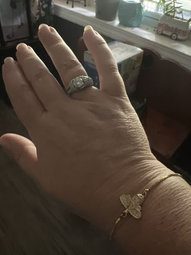 Customer photo review of Classic Bee Bracelet