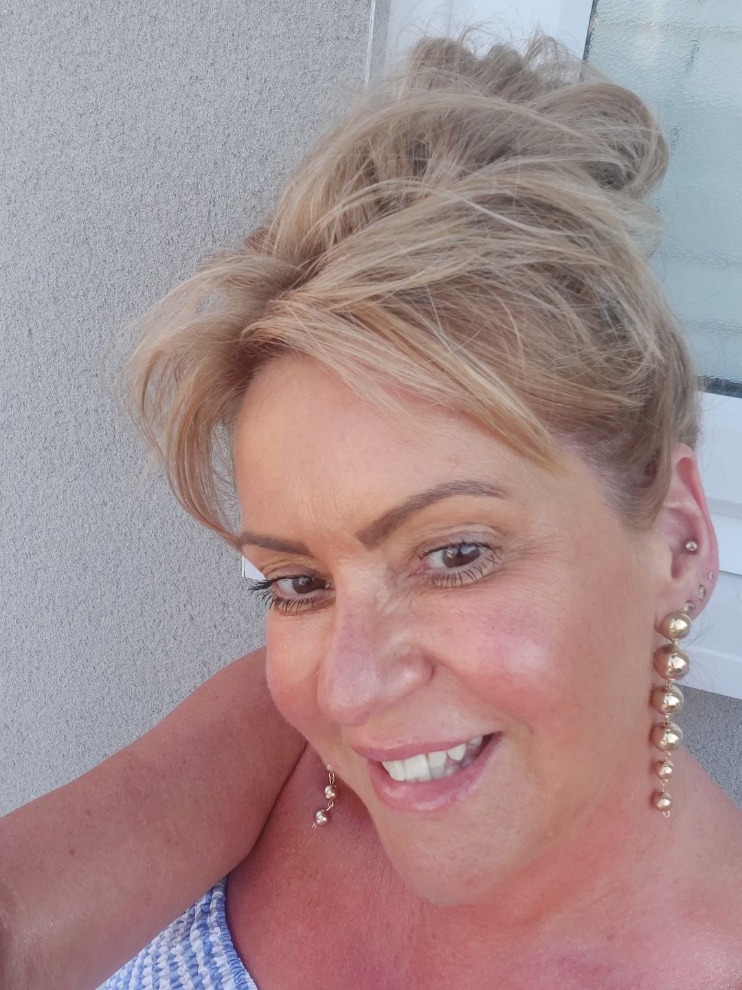 Customer photo review of Long Straight Clip-in Ponytail