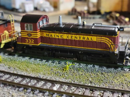 Customer photo review of BLI 3938 EMD SW7, MEC 332, Maroon/Yellow/Black, Paragon4 Sound/DC/DCC, N