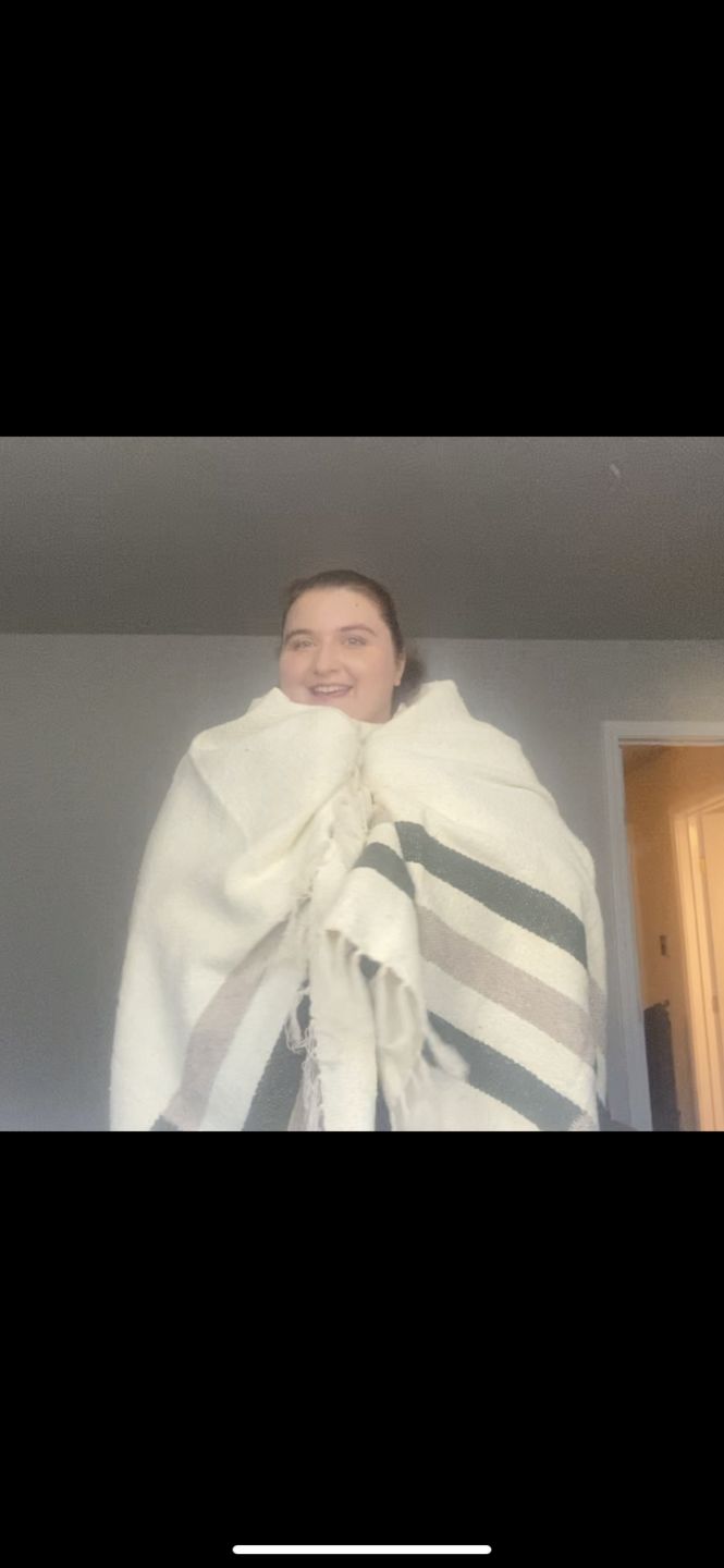 Customer photo review of Boho Azteca Blanket | Mexican Handmade Blanket