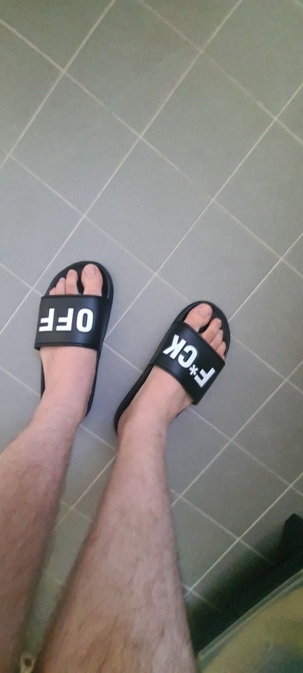 Customer photo review of Claquettes Streetwear F*ck Off