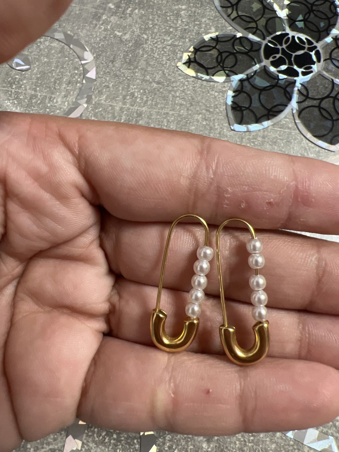 Customer photo review of Pin Pearl Ohrringe | 18K vergoldet