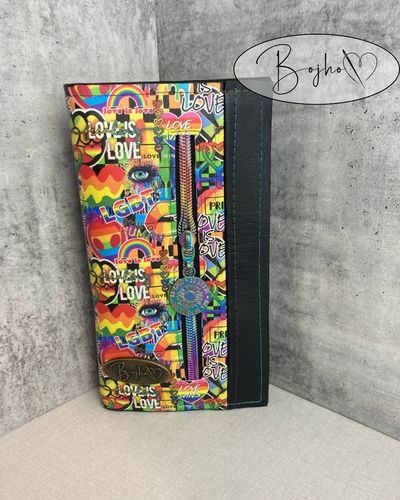 Customer photo review of Bloom Slender Wallet Pattern