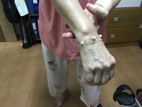 Customer photo review of Layered Freshwater Pearl Bracelet 14K Yellow Gold