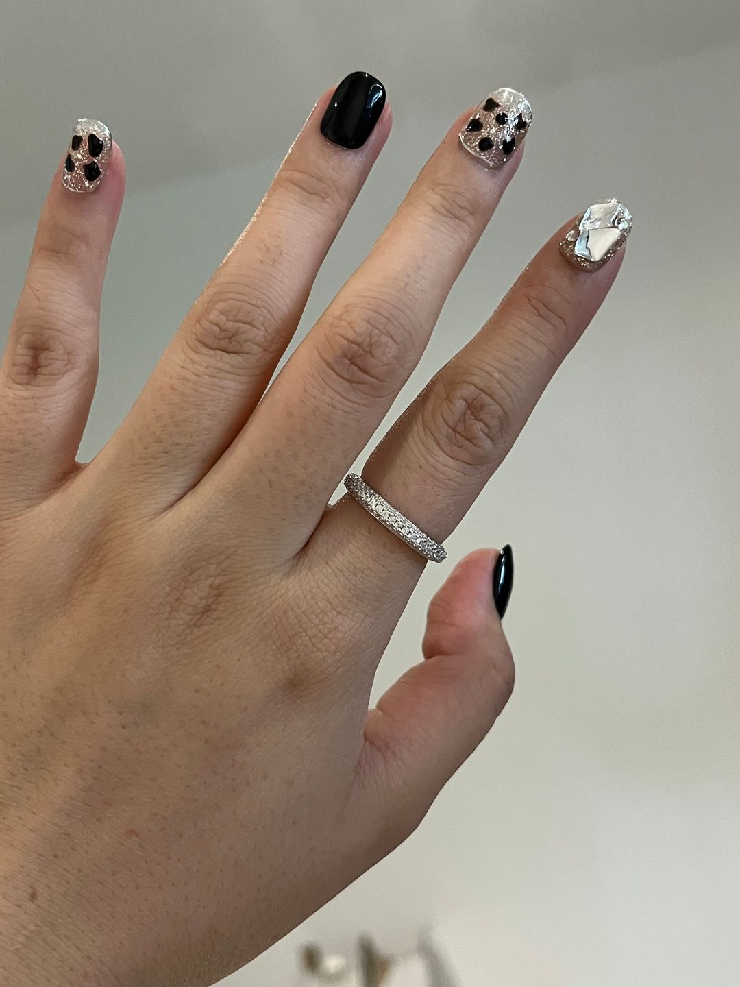 Customer photo review of Louily Vintage 3 Row Design Round Cut Women's Wedding Band In Sterling Silver