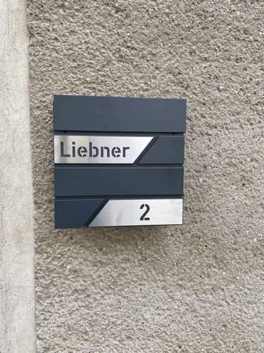 Customer photo review of Zeitungsfach-Abdeckung aus Edelstahl für AlbersDesign Briefkästen - pulverbeschichtet in RAL 7016