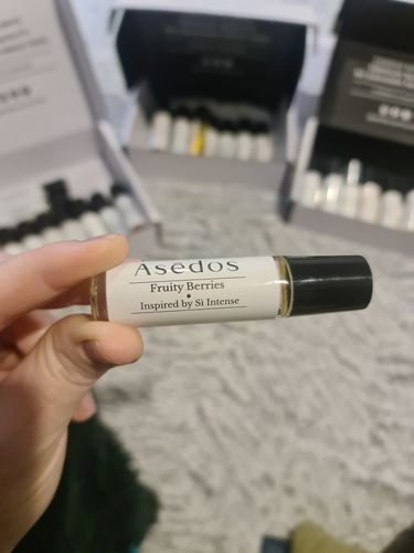 Customer photo review of FRUITY BERRIES PERFUME OIL