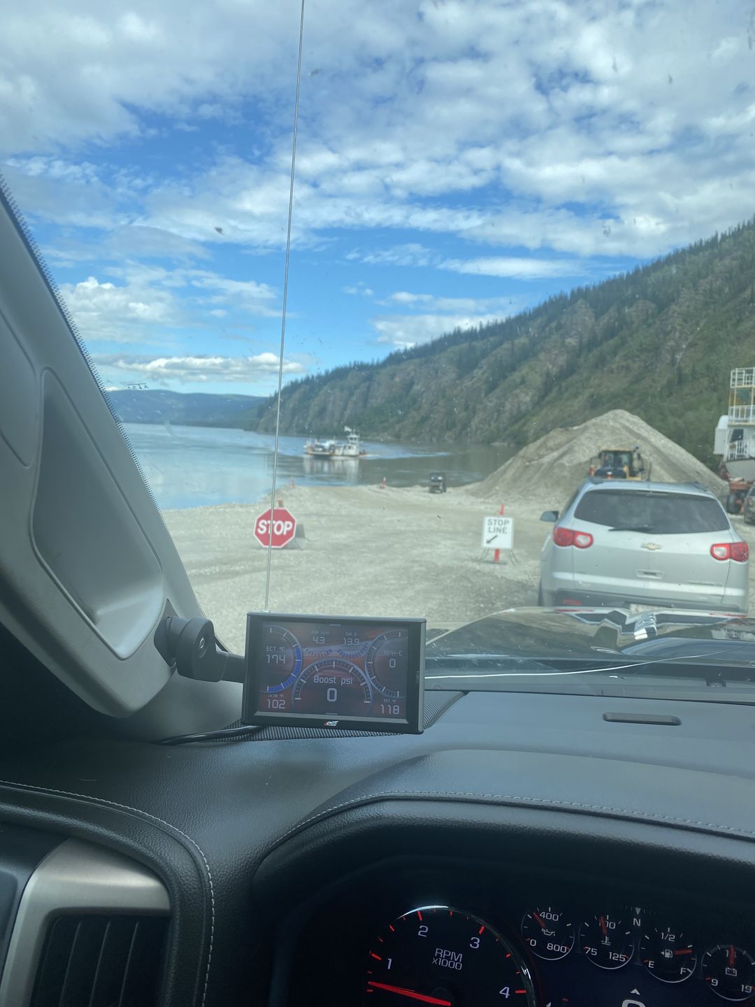 Customer photo review of 2015-2019 Duramax 2500/3500 CTS3 Pillar Display Mount (28600)