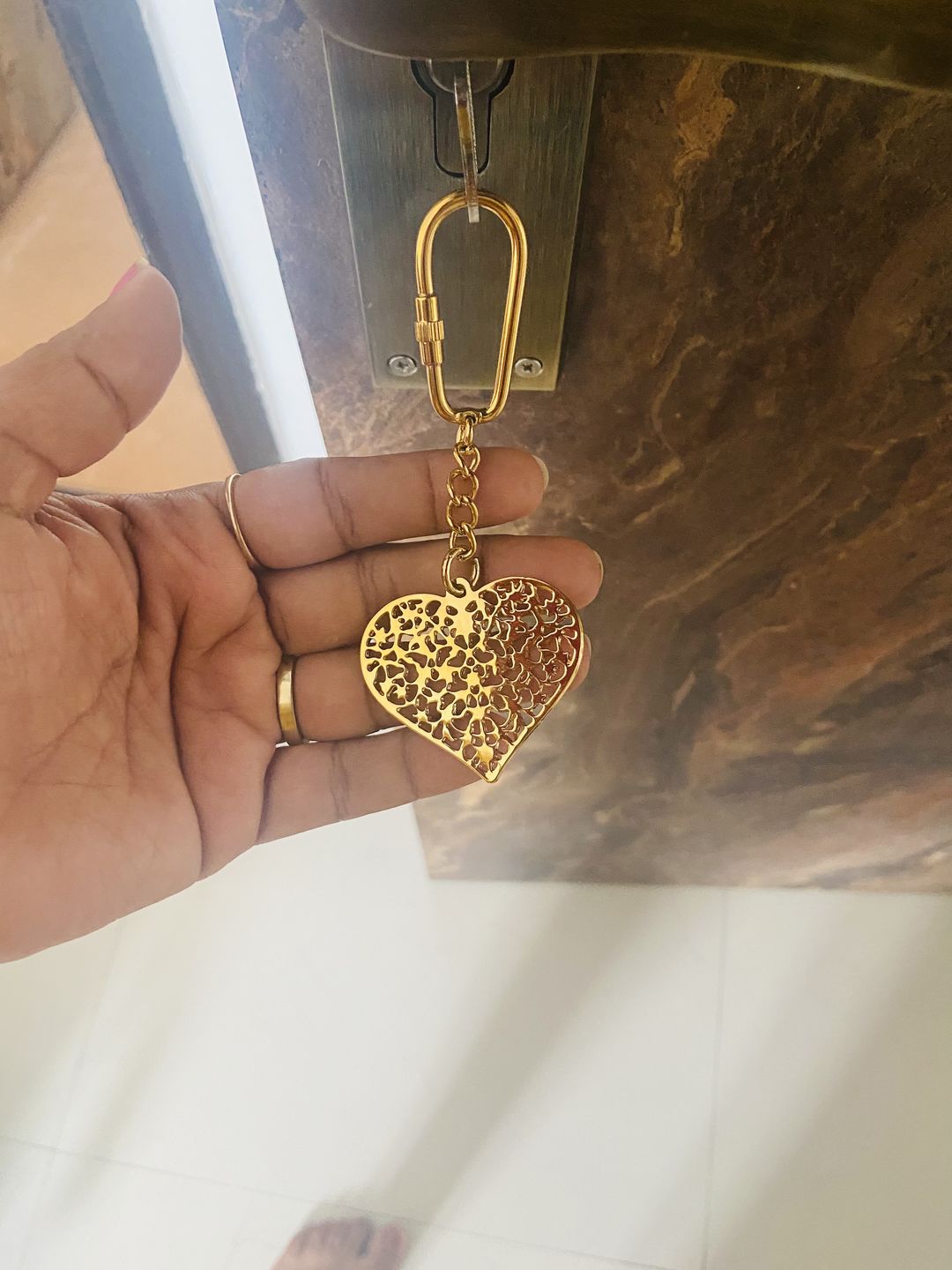 Customer photo review of Keychain Heart - Goldplated