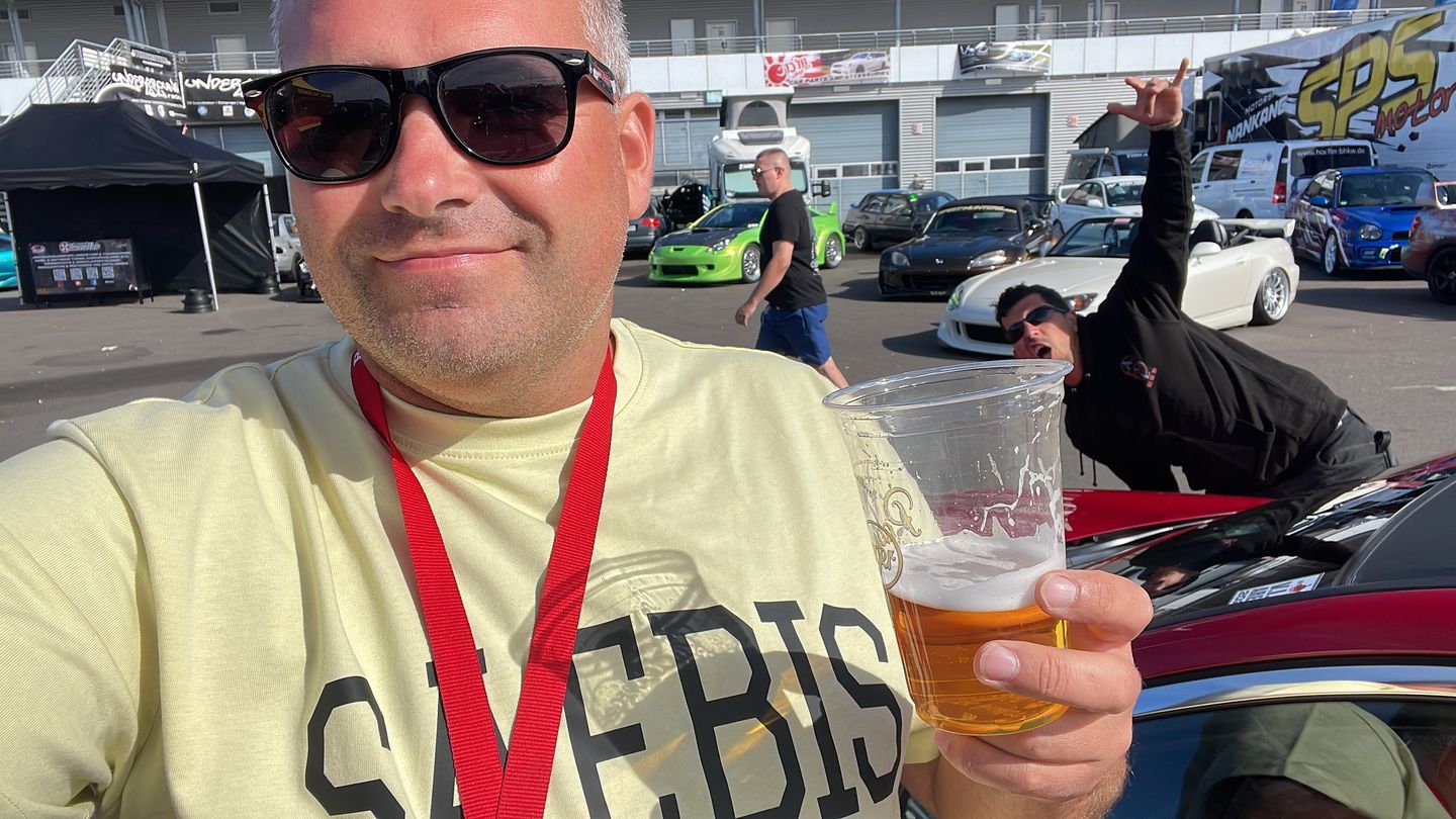 Customer photo review of Lifestyle Herren Oversized T-Shirt pastellgelb by SAEBIS®