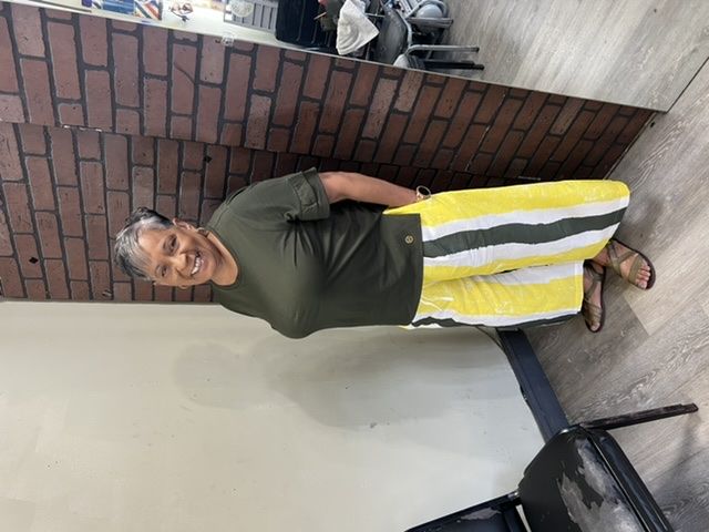 Customer photo review of Plus Size - Women Cotton Linen Pocket Casual Lantern Pants