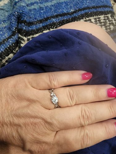 Customer photo review of Leaf Solitaire 0.8ct CZ Ring Set in Sterling Silver