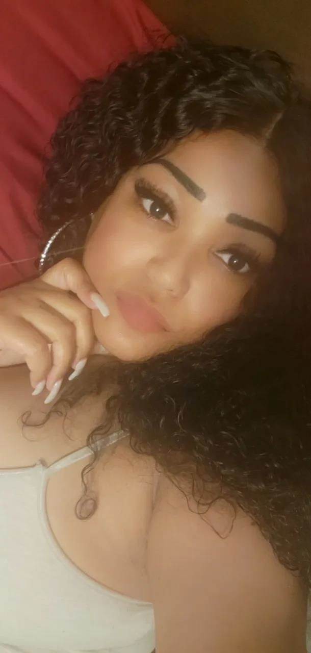 Customer photo review of Wavymy Glueless Kinky Curly 4x4 Lace Closure Wig HD Lace Wear & Go Wigs Dome Cap 180% Denisity