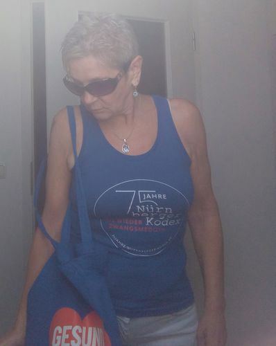 Customer photo review of TANK TOP MÄDELS • 75 JAHRE NÜRNBERGER KODEX / LOGO - DUNKEL