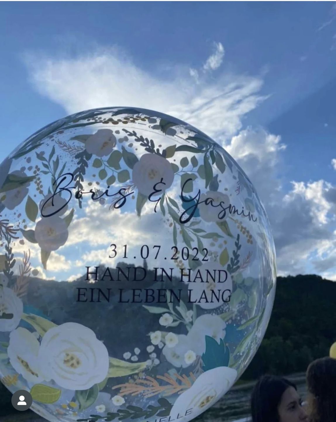 Customer photo review of Floral Hochzeit Designer Ballon - Limitierte Edition!