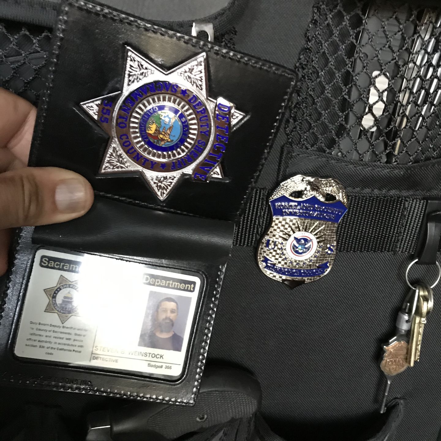 Customer photo review of US HSI TFO Task Force Officer Badge Homeland Security Investigations Replica Movie Props Silver